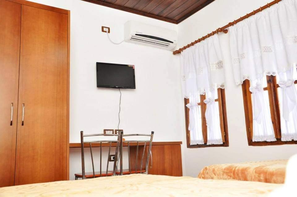 Ferienwohnung Hava Baci Berat Exterior foto