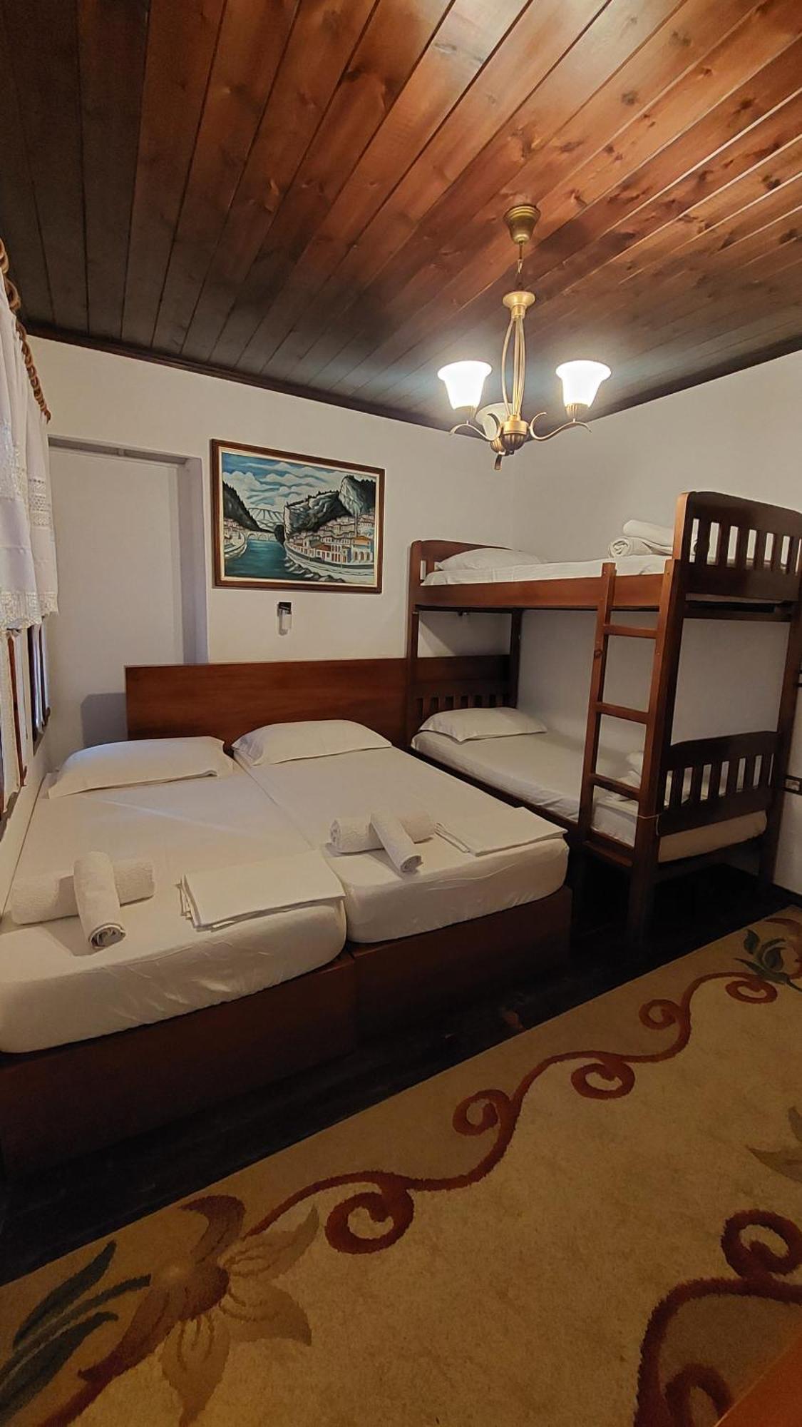 Ferienwohnung Hava Baci Berat Exterior foto