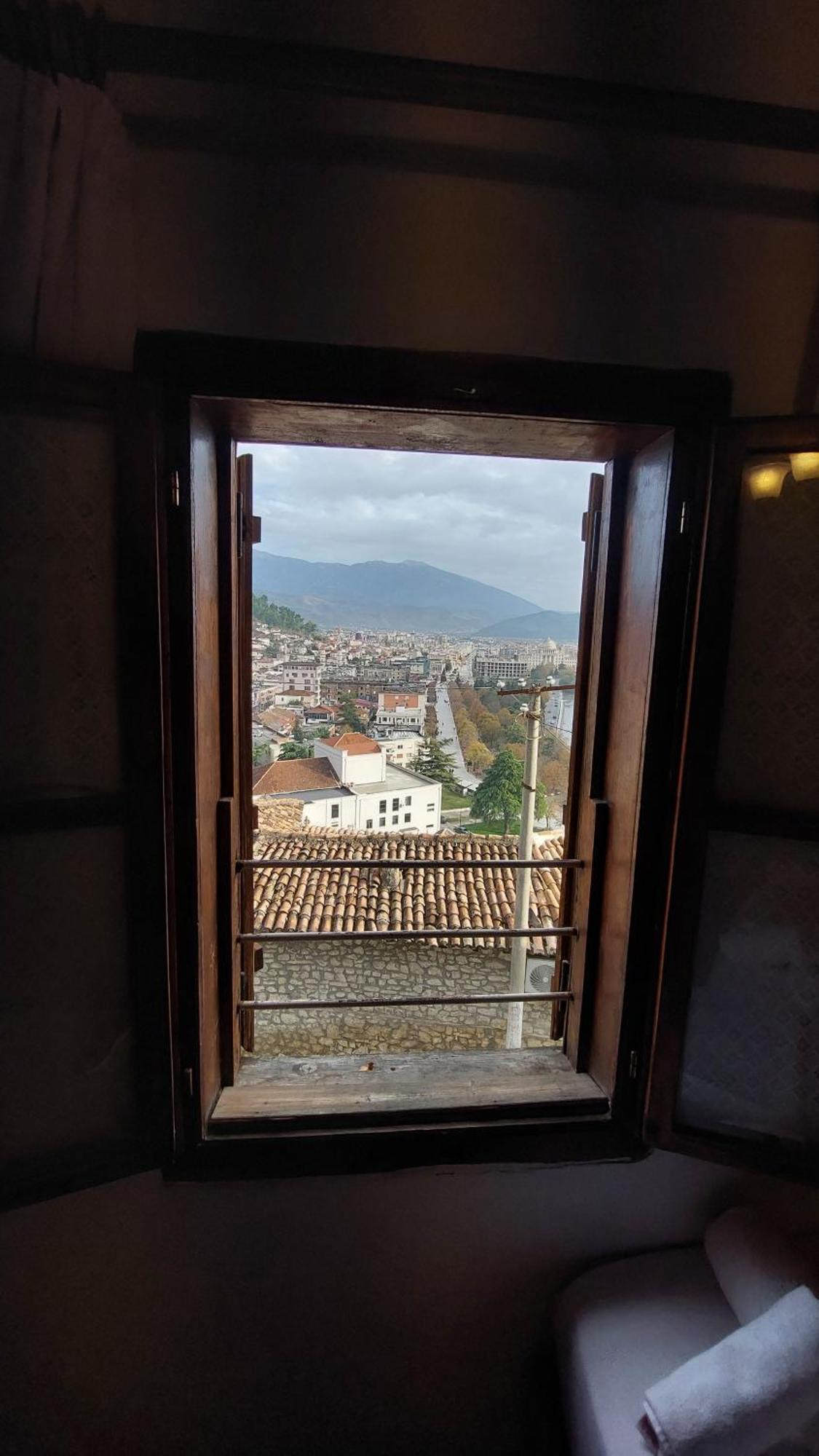 Ferienwohnung Hava Baci Berat Exterior foto