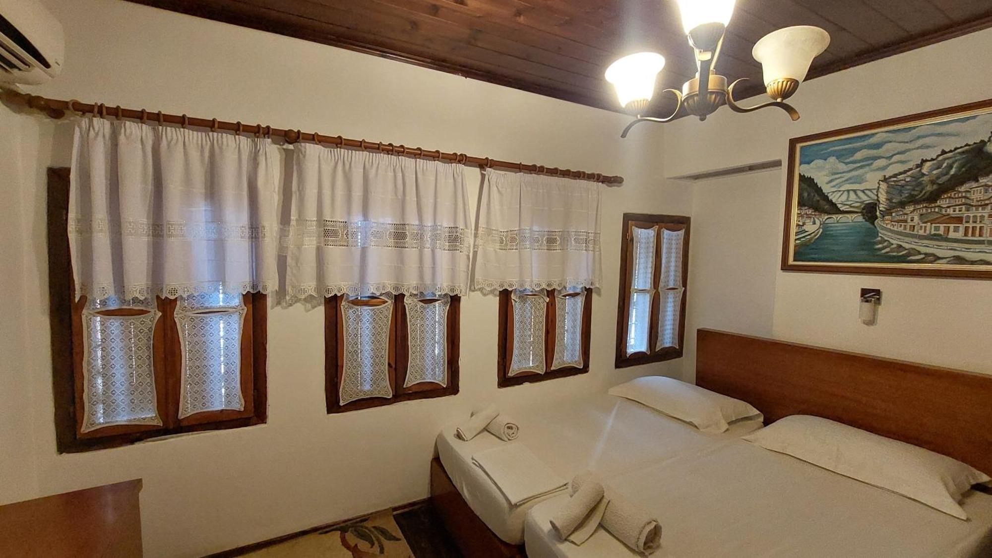 Ferienwohnung Hava Baci Berat Exterior foto