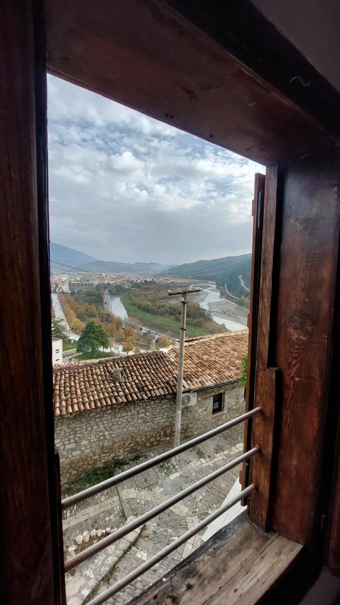 Ferienwohnung Hava Baci Berat Exterior foto