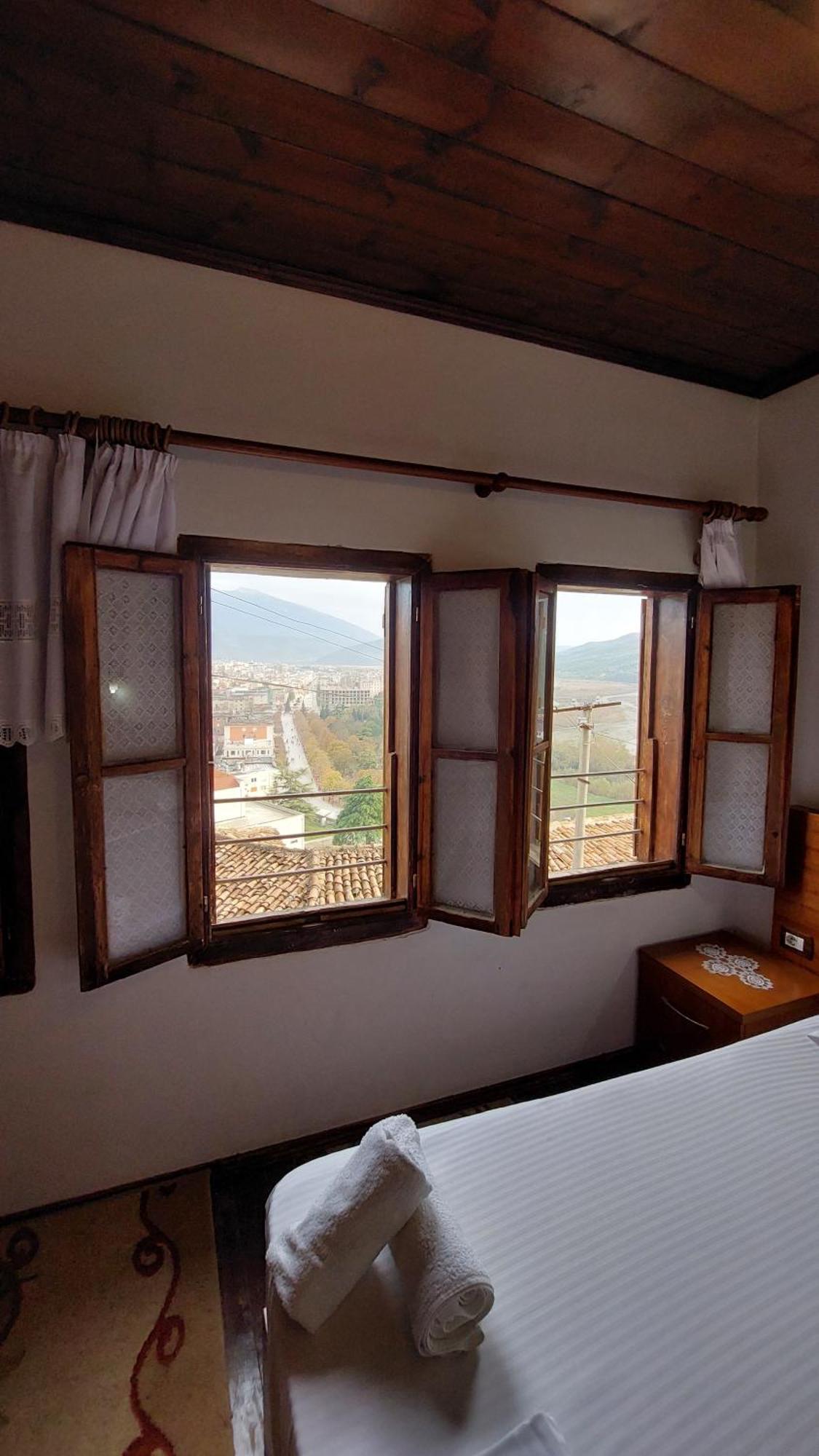Ferienwohnung Hava Baci Berat Exterior foto
